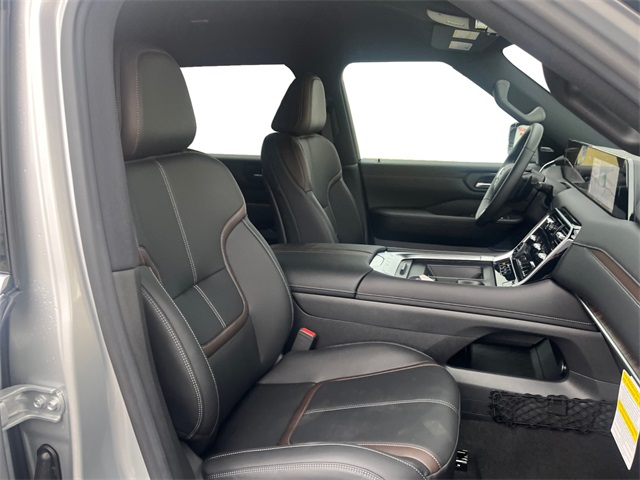 2026 Nissan Armada SL photo 9