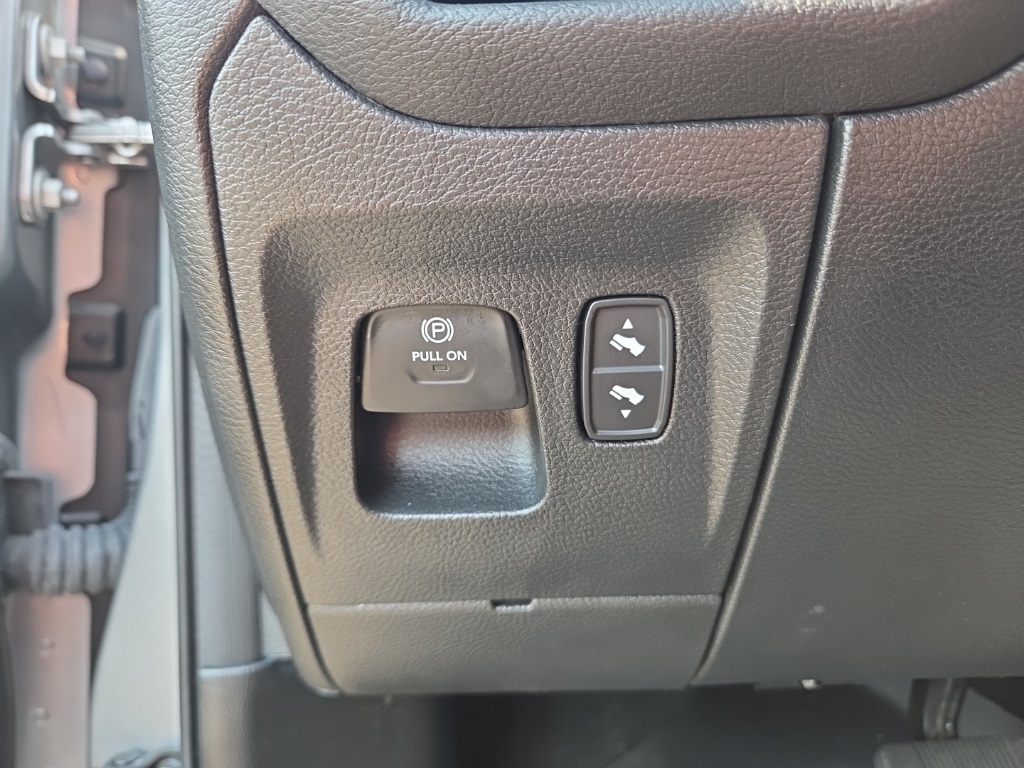 2023 Ram 1500 Laramie photo 17