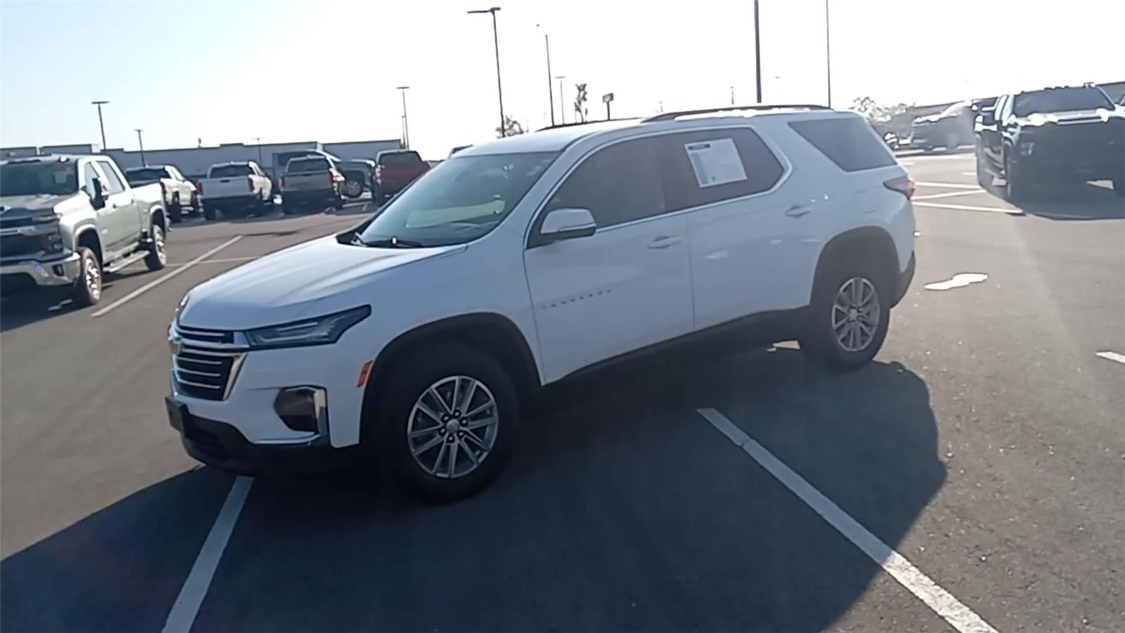 2022 Chevrolet Traverse Cloth photo 2