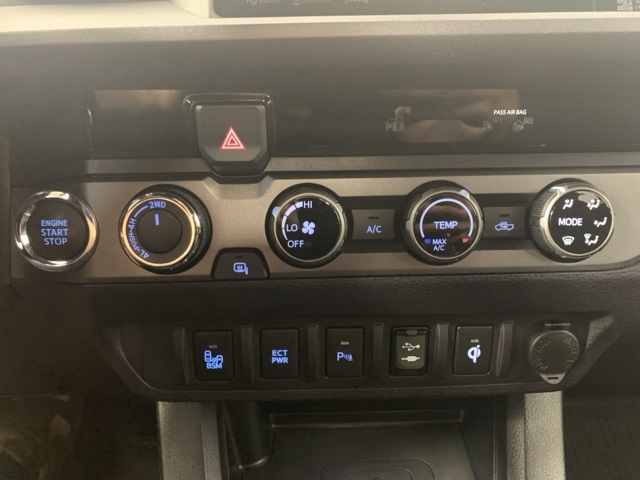 2018 Toyota Tacoma TRD Sport 4x4 Access Cab photo 17