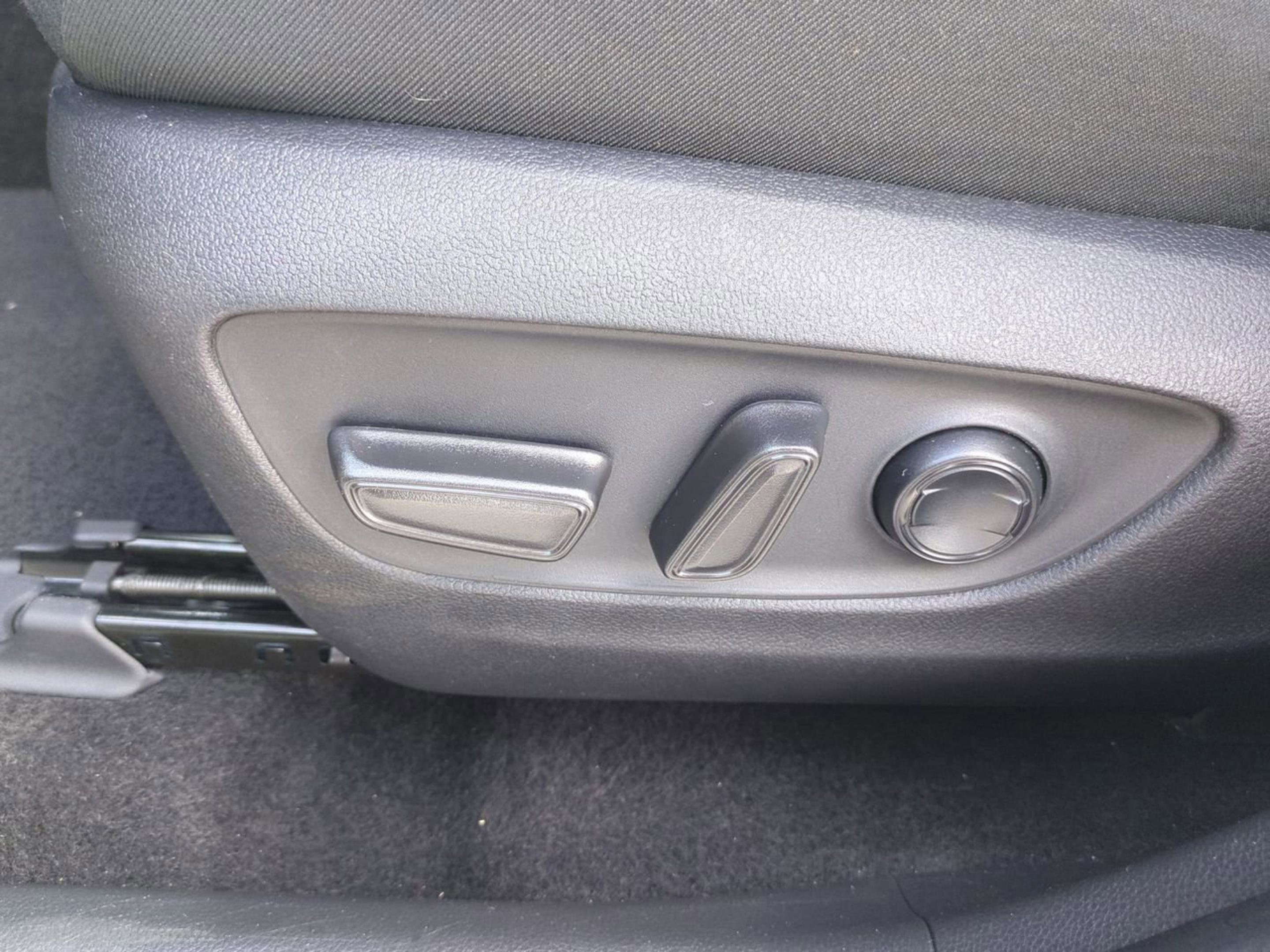 2024 Toyota RAV4 XLE photo 20