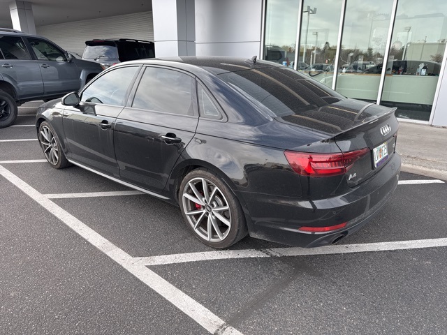 2018 Audi A4 2.0T Premium Plus Quattro photo 3