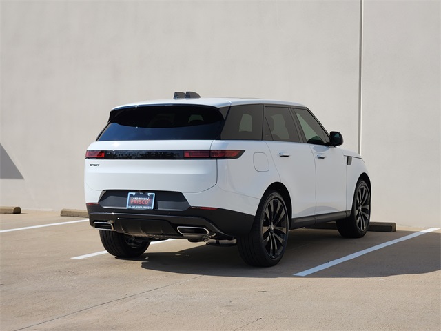 2025 Land Rover Range Rover Sport SE photo 3