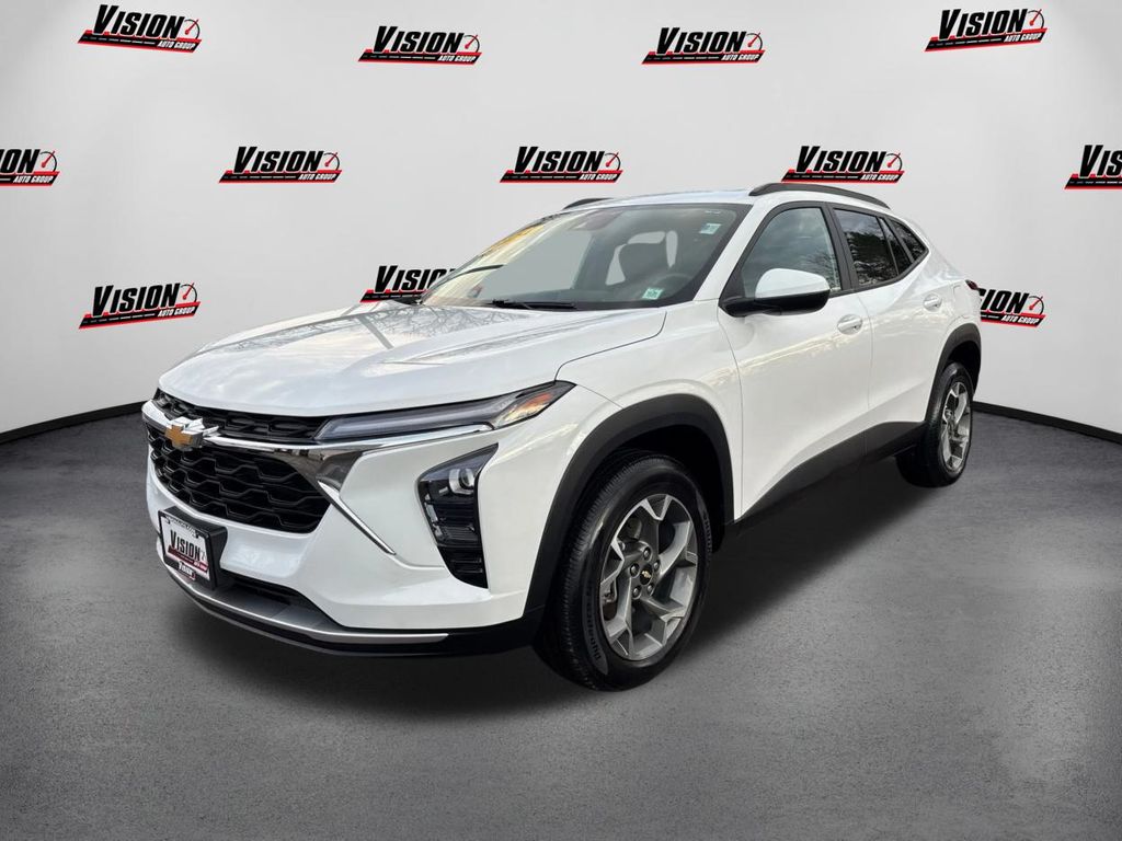 2024 Chevrolet Trax LT's photo