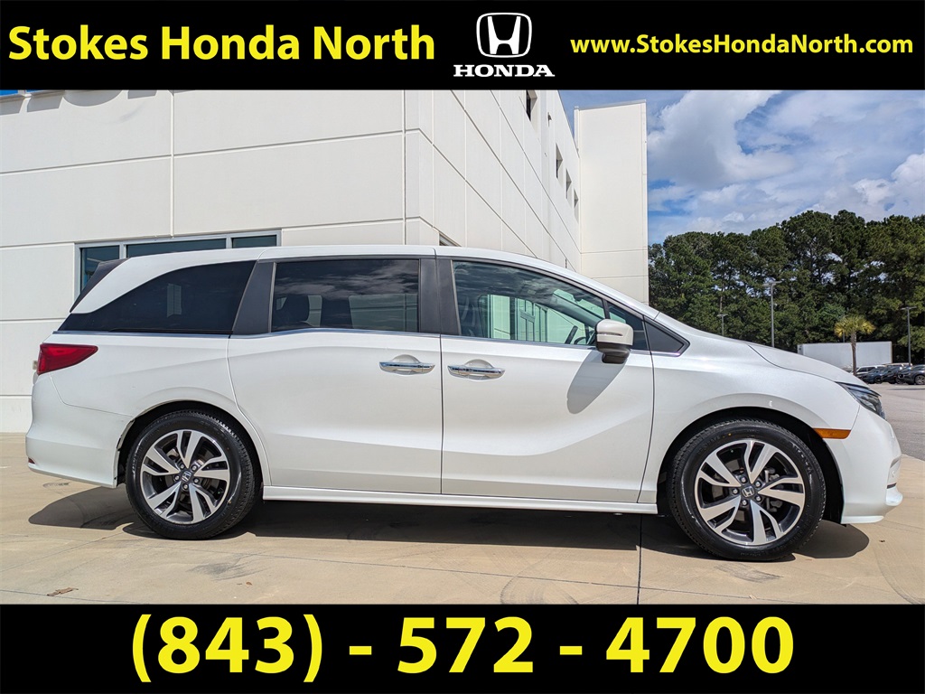 2022 Honda Odyssey Touring photo 2