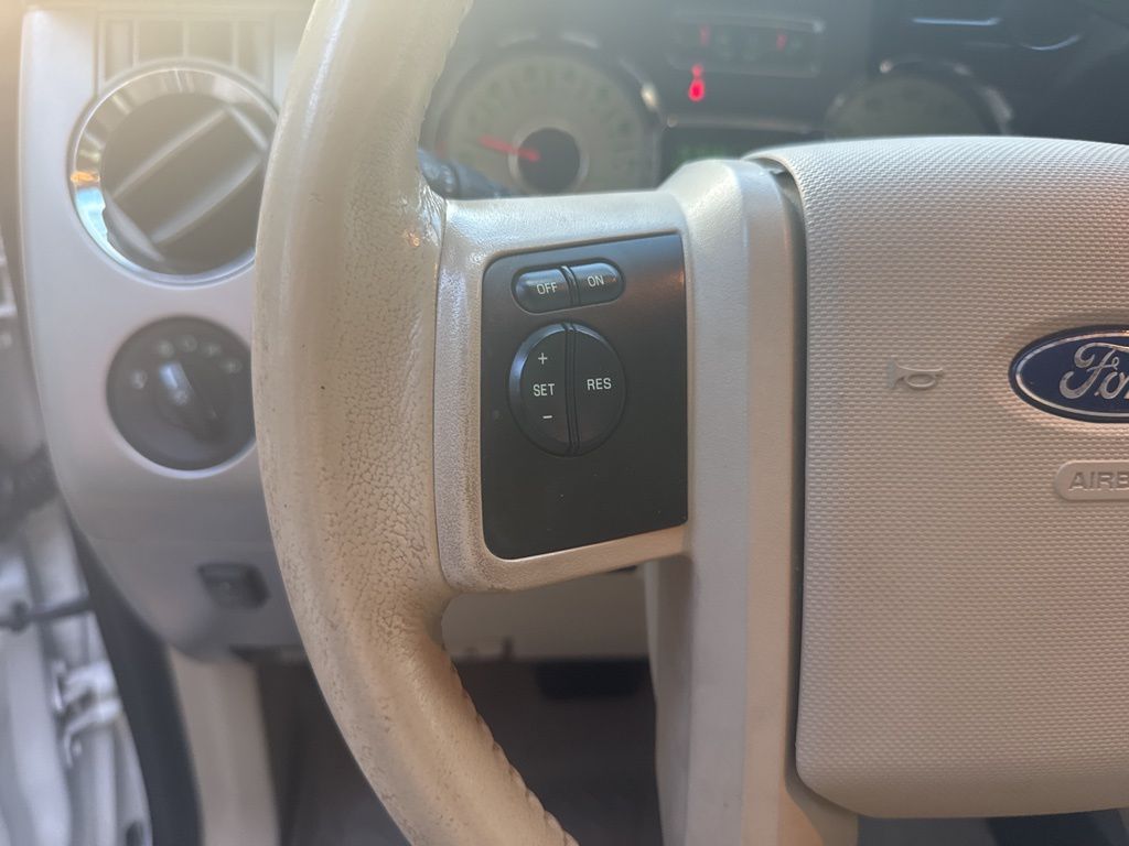 2012 Ford Expedition XLT photo 9