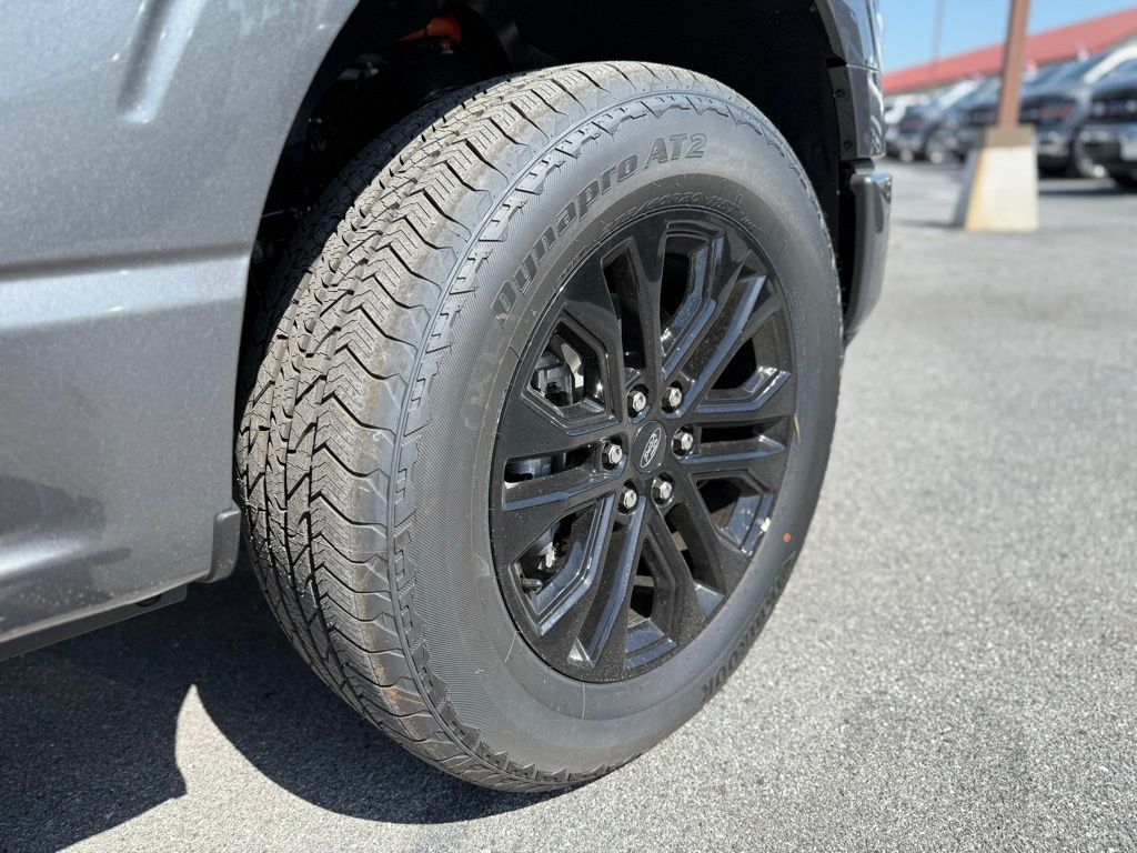 2025 Ford F-150 Lariat photo 9