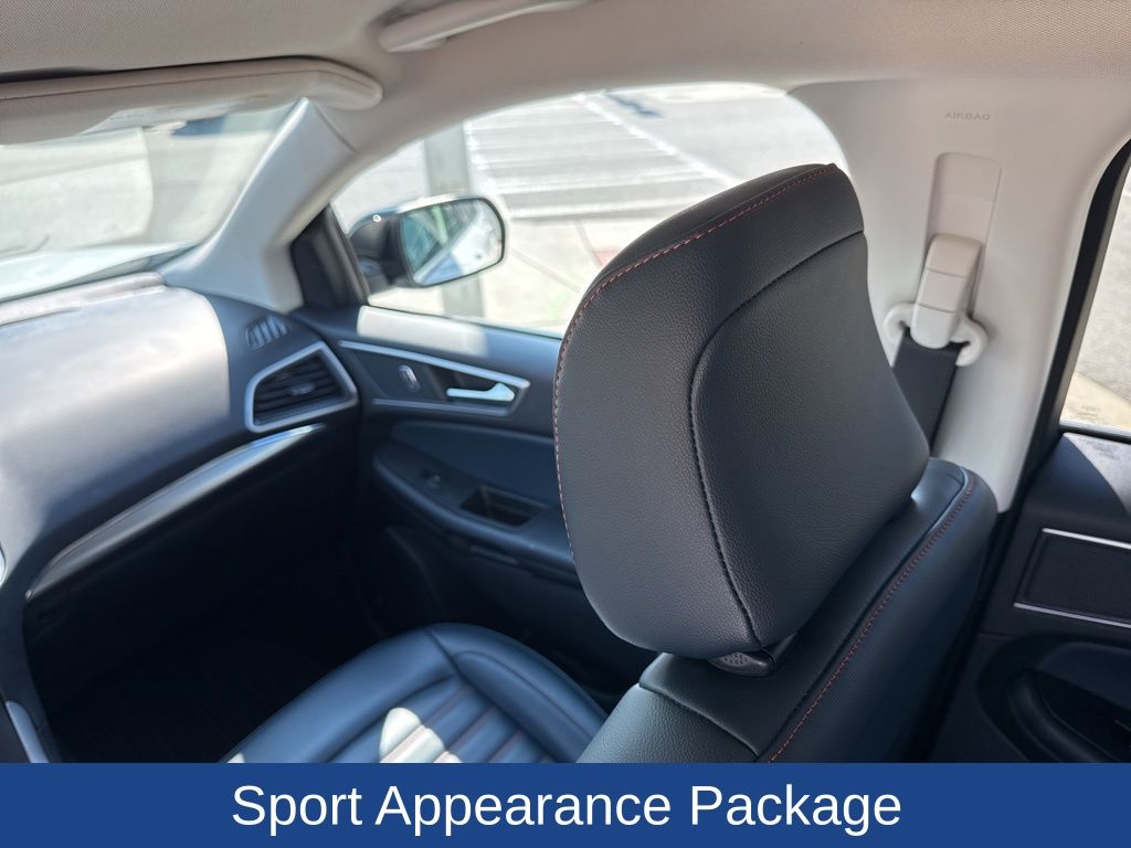 2022 Ford Edge SEL photo 10