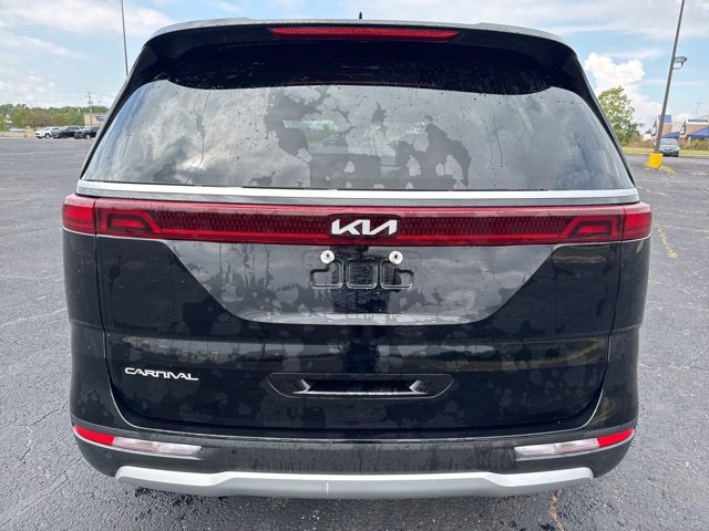 2024 Kia Carnival LX photo 5