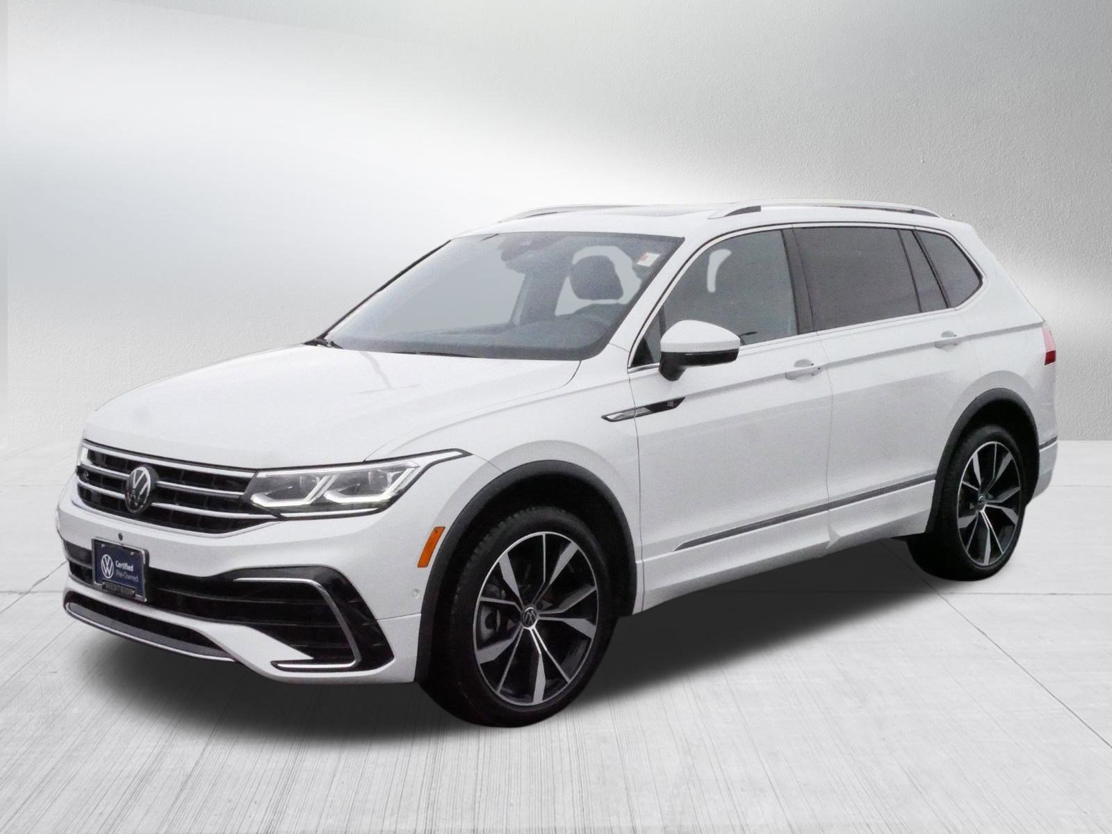 2024 Volkswagen Tiguan SEL R-Line Black photo 3