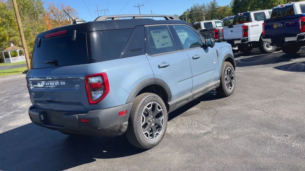 2025 Ford Bronco Sport Outer Banks photo 3