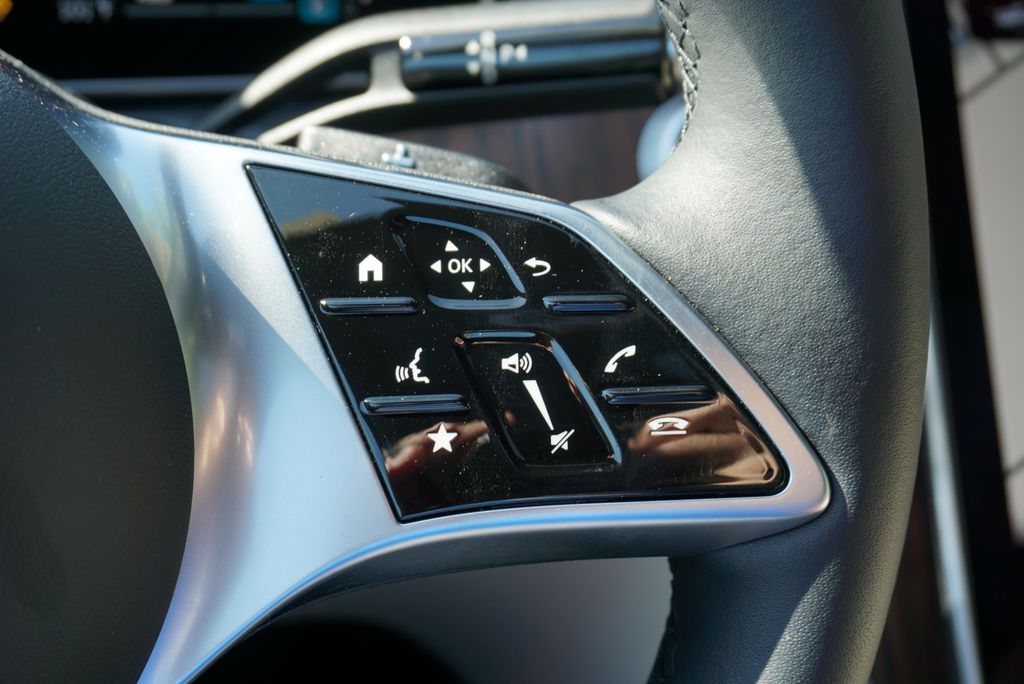2025 Mercedes Benz C 300 photo 26