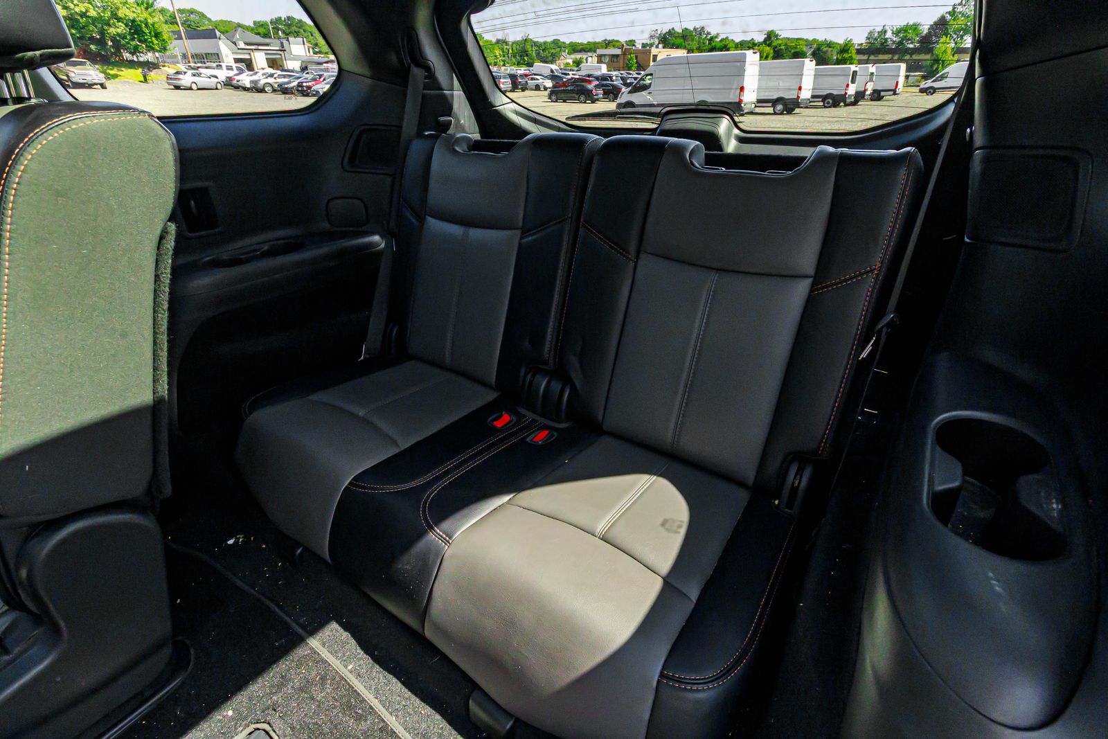 2020 Nissan Pathfinder SL photo 3