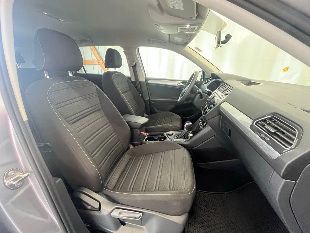 2022 Volkswagen Tiguan S photo 12