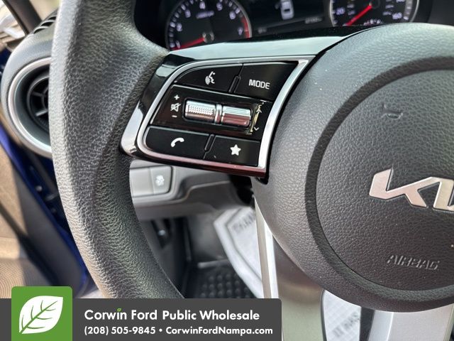 2023 Kia Forte LXS photo 13