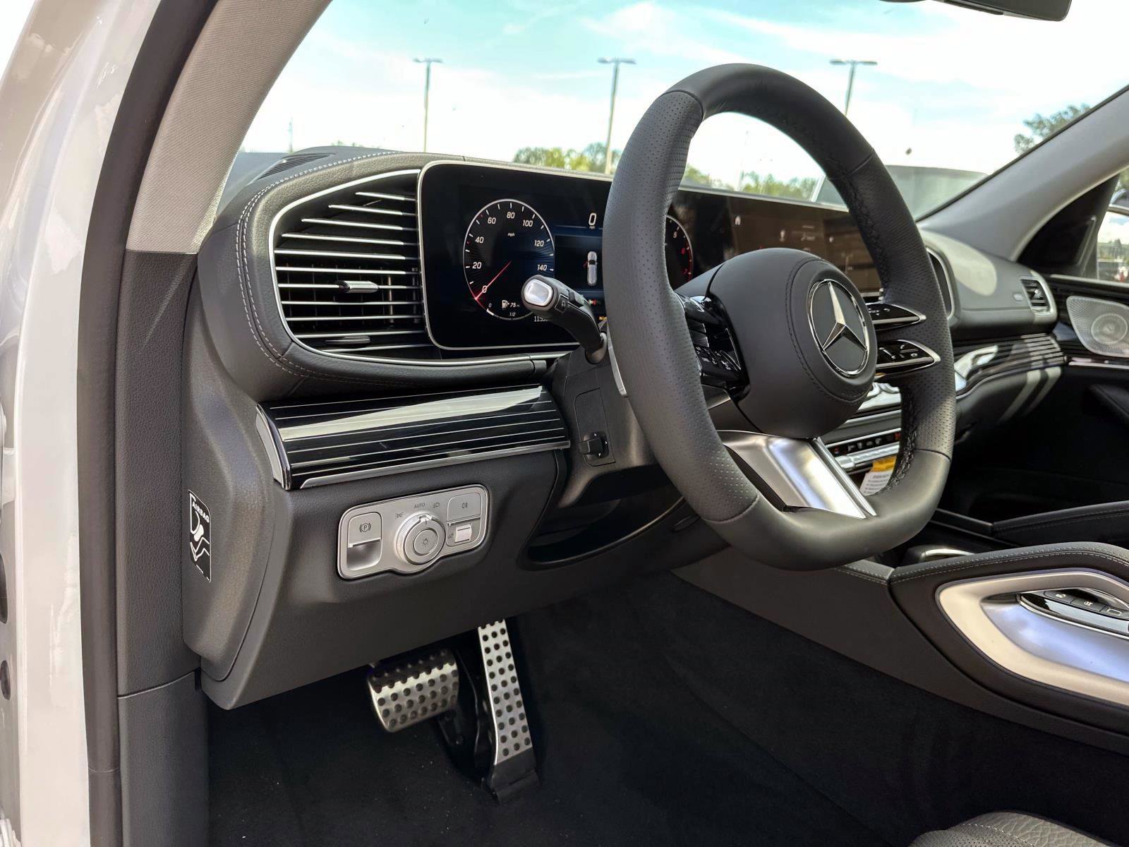2026 Mercedes Benz GLS 450 4MATIC photo 20