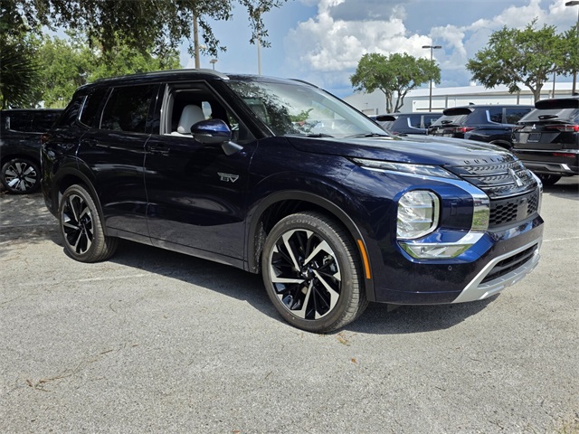 2025 Mitsubishi Outlander Plug-in Hybrid SEL's photo