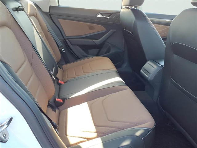 2026 Volkswagen Jetta SEL photo 9