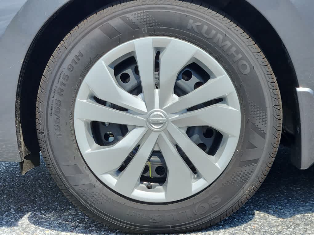 2025 Nissan Versa S photo 6