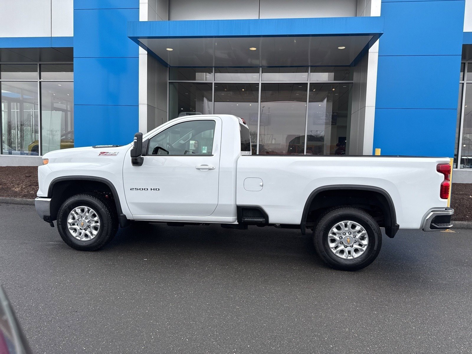 2025 Chevrolet Silverado 2500HD LT photo 8