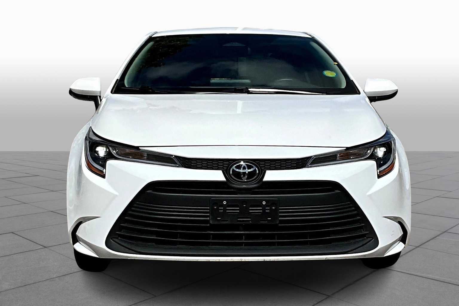2024 Toyota Corolla LE photo 3