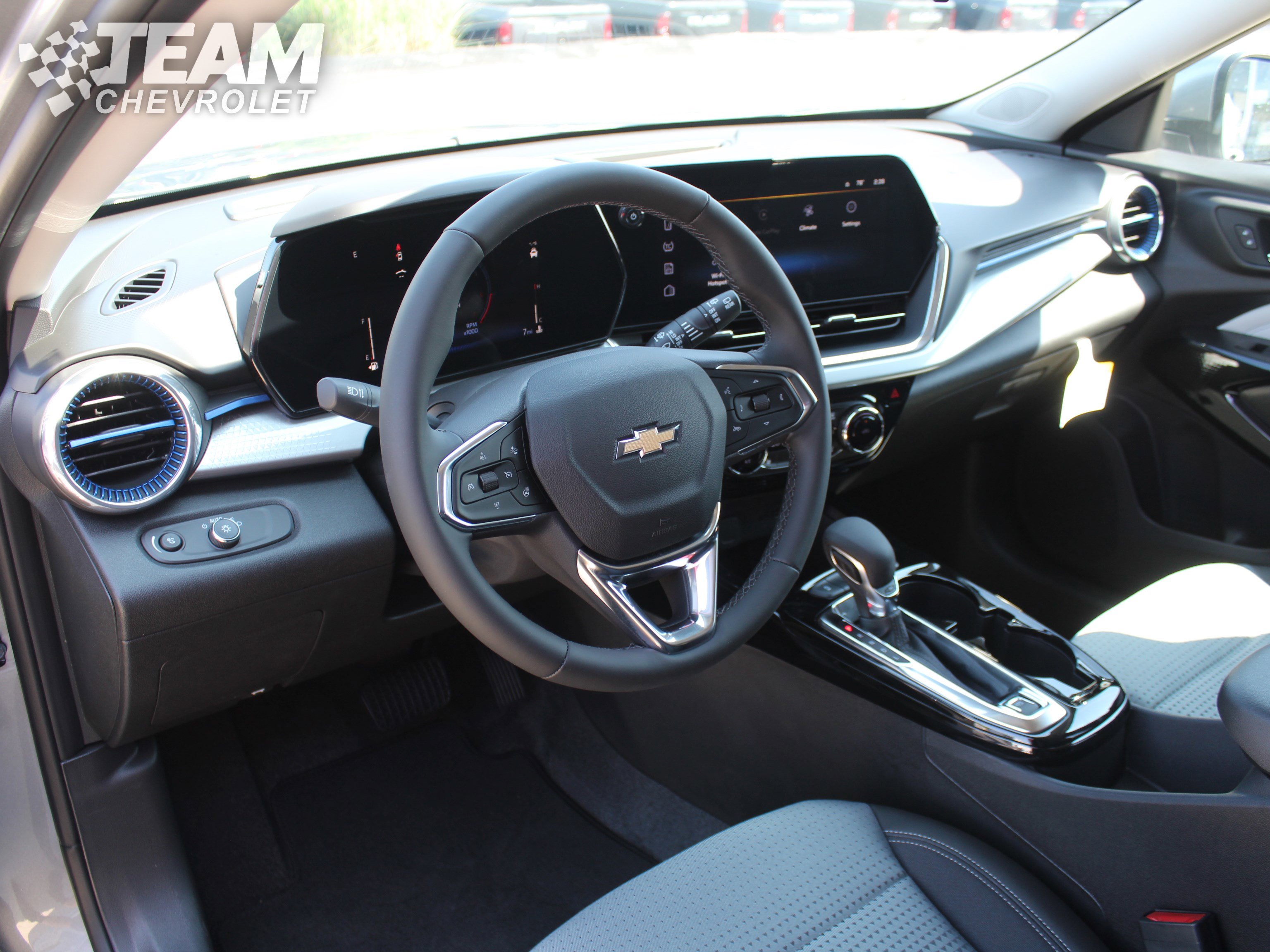 2025 Chevrolet Trax LT photo 11