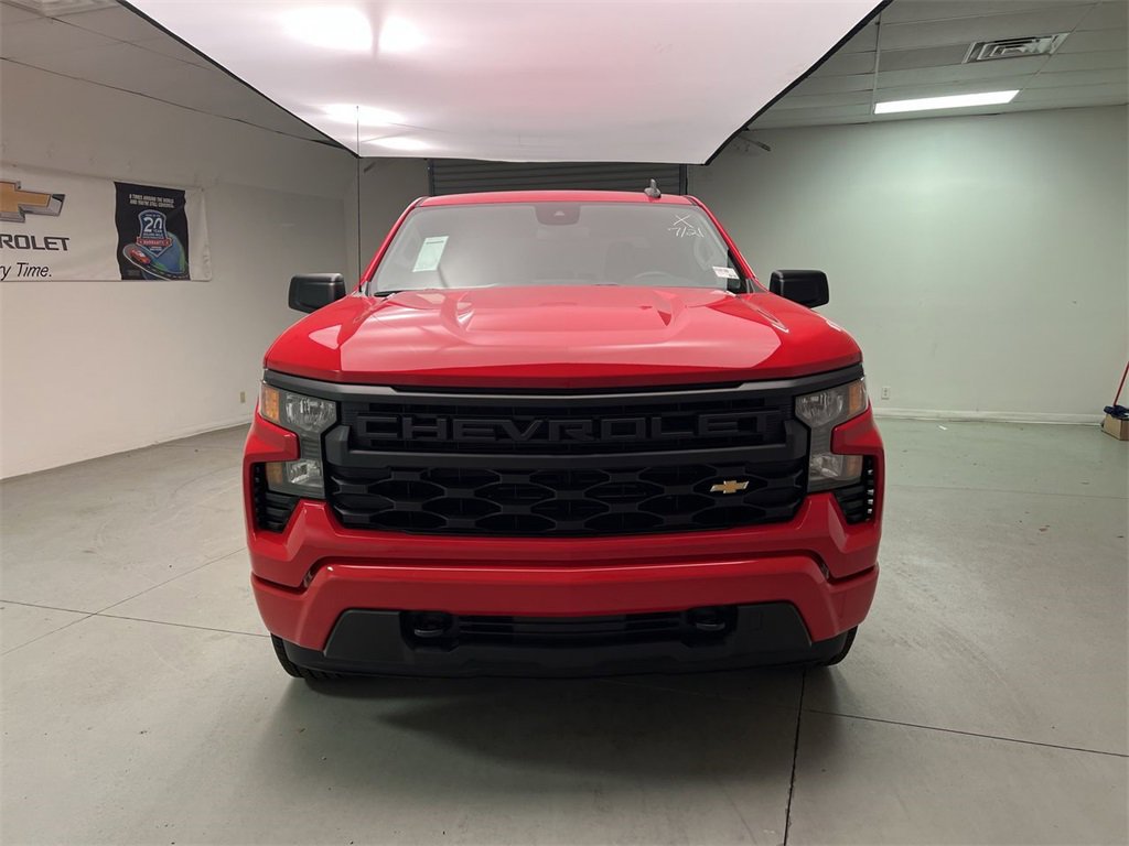 2025 Chevrolet Silverado 1500 Custom photo 2