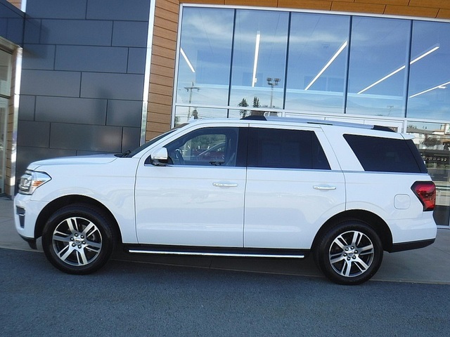 2023 Ford Expedition Limited photo 2