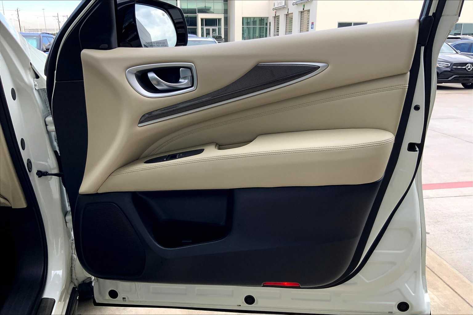 2018 Infiniti QX60 Plus Premium photo 18