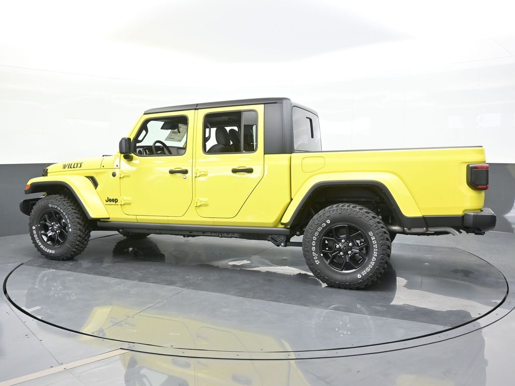2024 Jeep Gladiator Willys photo 3