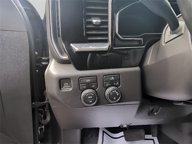 2023 Chevrolet Silverado 1500 LT photo 18