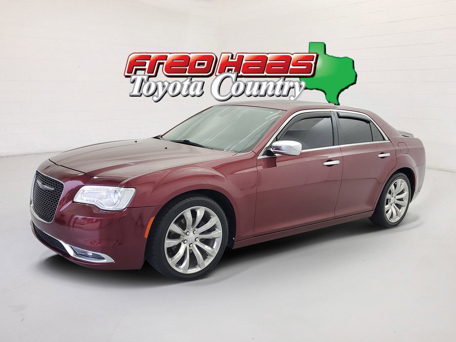2020 Chrysler 300 Limited's photo