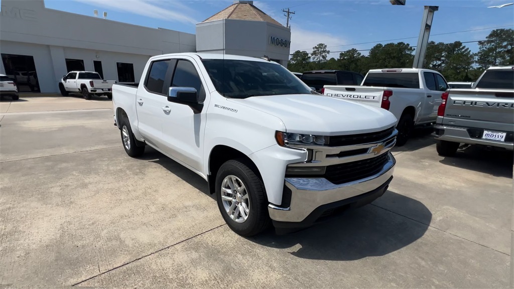 2021 Chevrolet Silverado 1500 LT photo 3