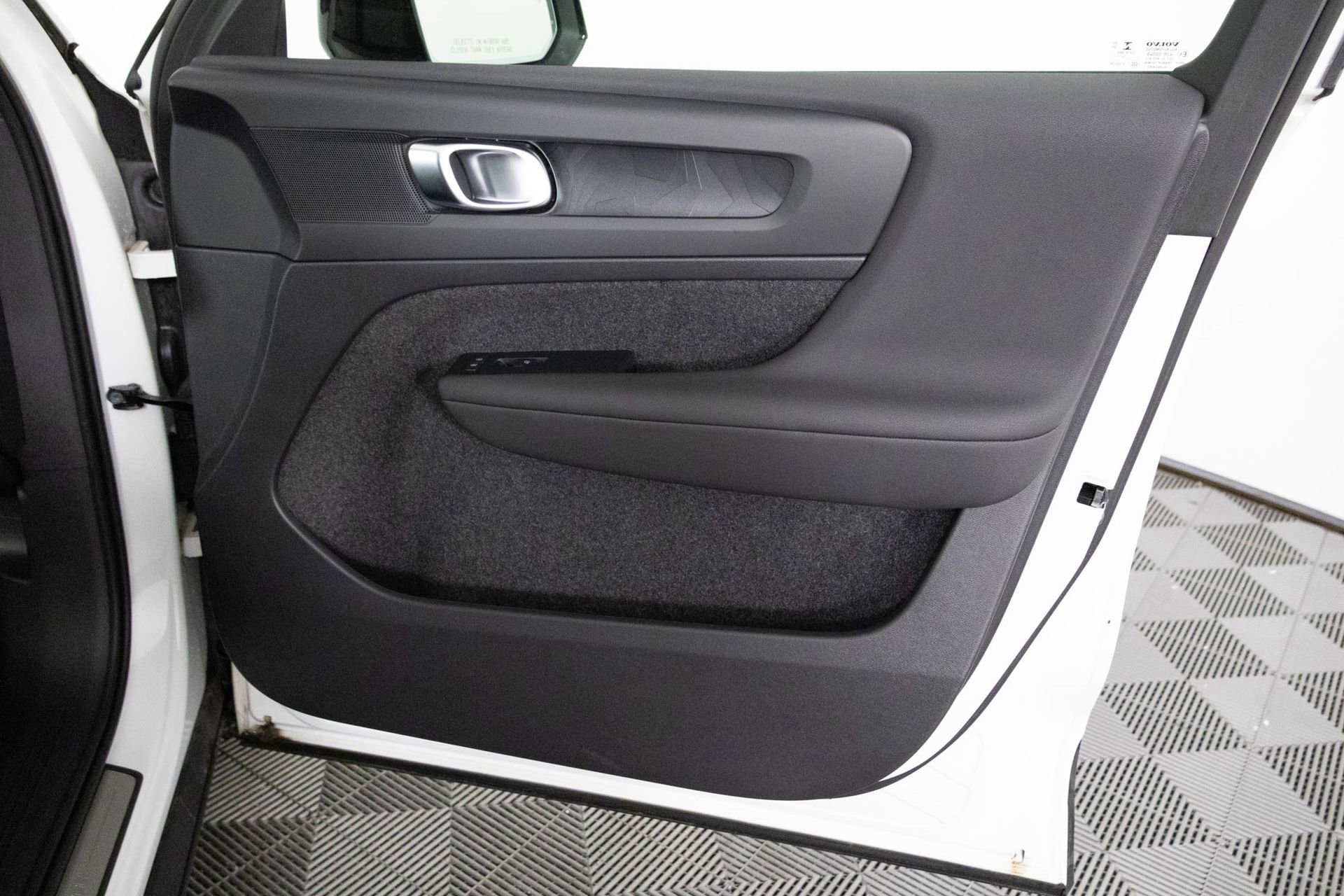 2023 Volvo XC40 Recharge Plus photo 26