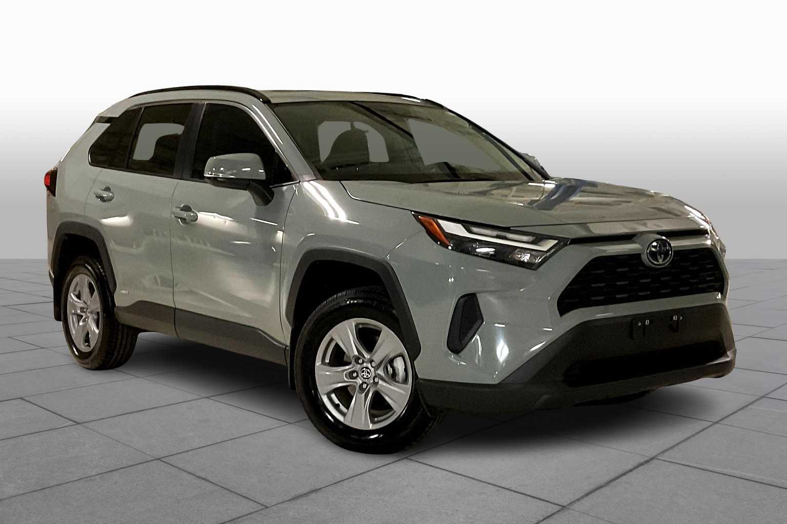Used 2022 Toyota RAV4 XLE with VIN 4T3RWRFV6NU050742 for sale in Northfield, Minnesota