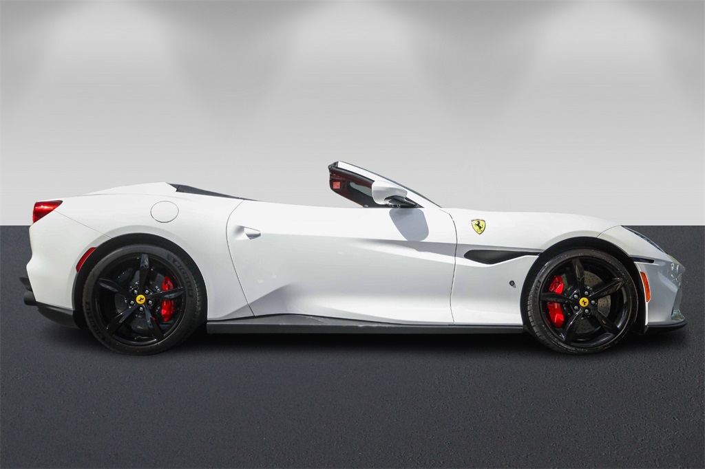 2023 Ferrari Portofino Base photo 2