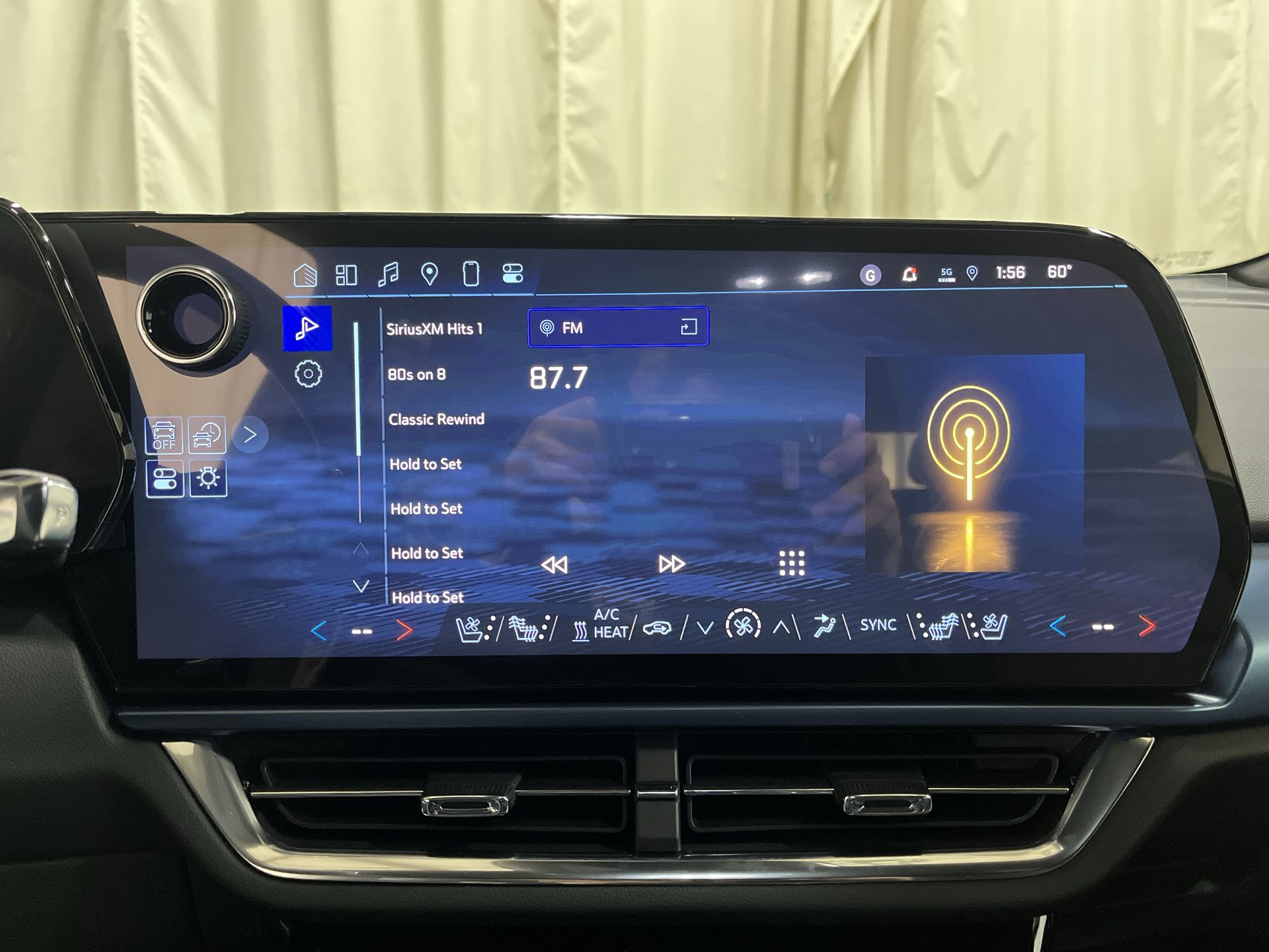 2025 Chevrolet Equinox EV 1LT photo 13