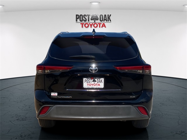 2022 Toyota Highlander XLE photo 7