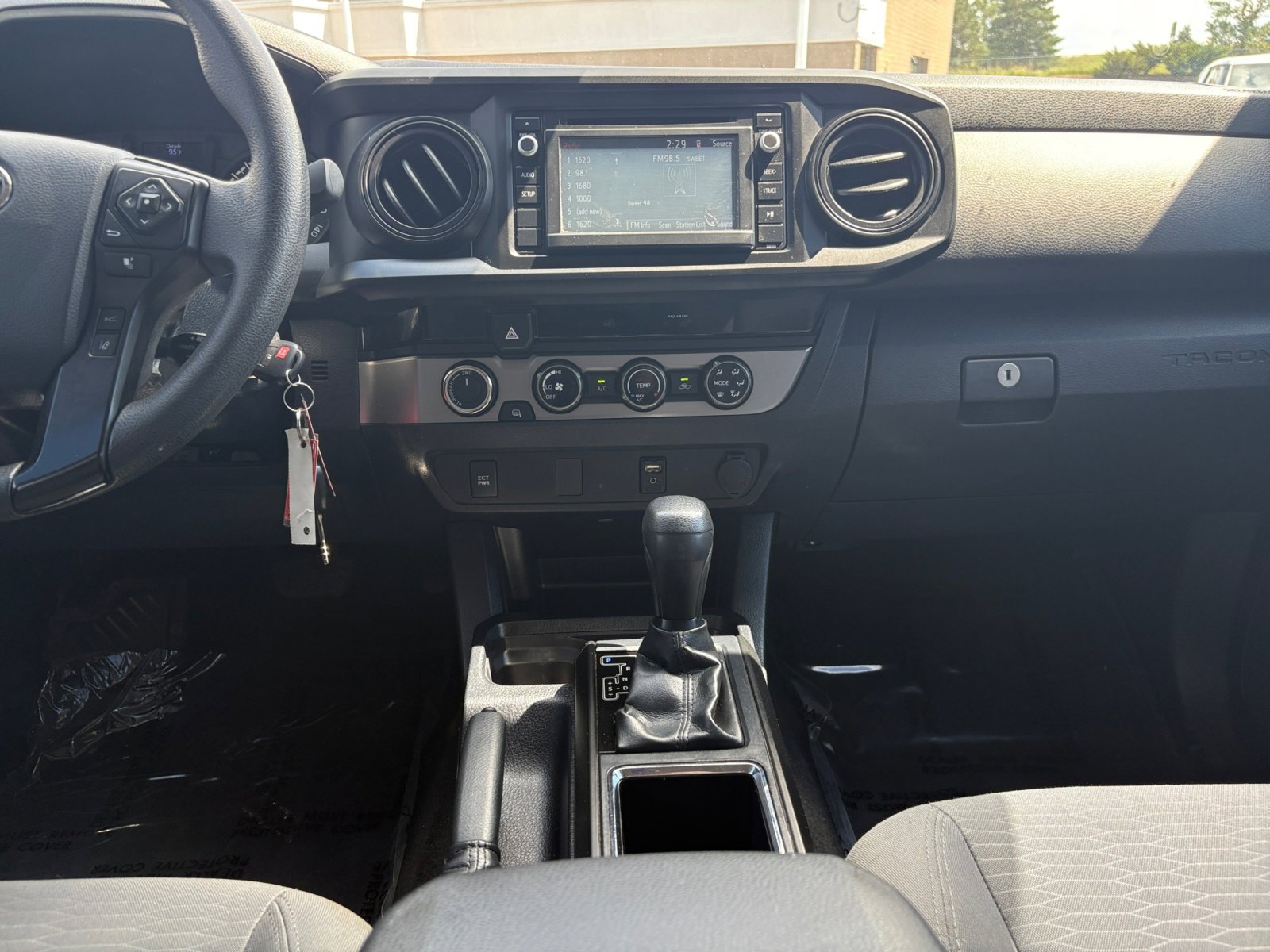 2018 Toyota Tacoma 4x4 SR photo 4