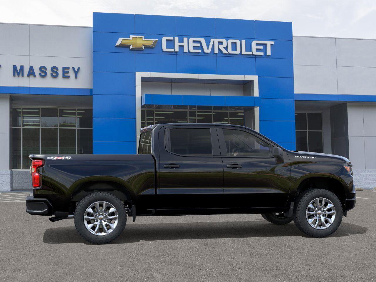 2025 Chevrolet Silverado 1500 Custom photo 4