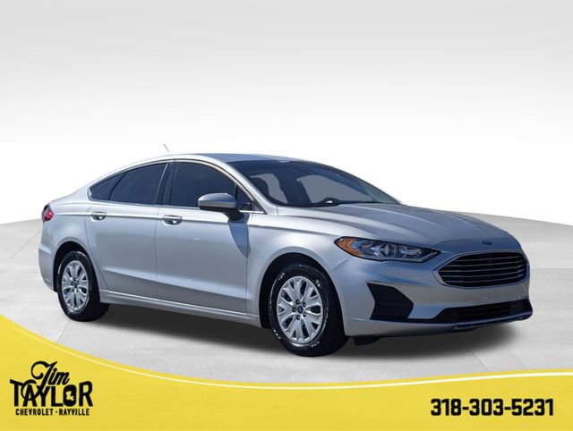 2019 Ford Fusion S's photo