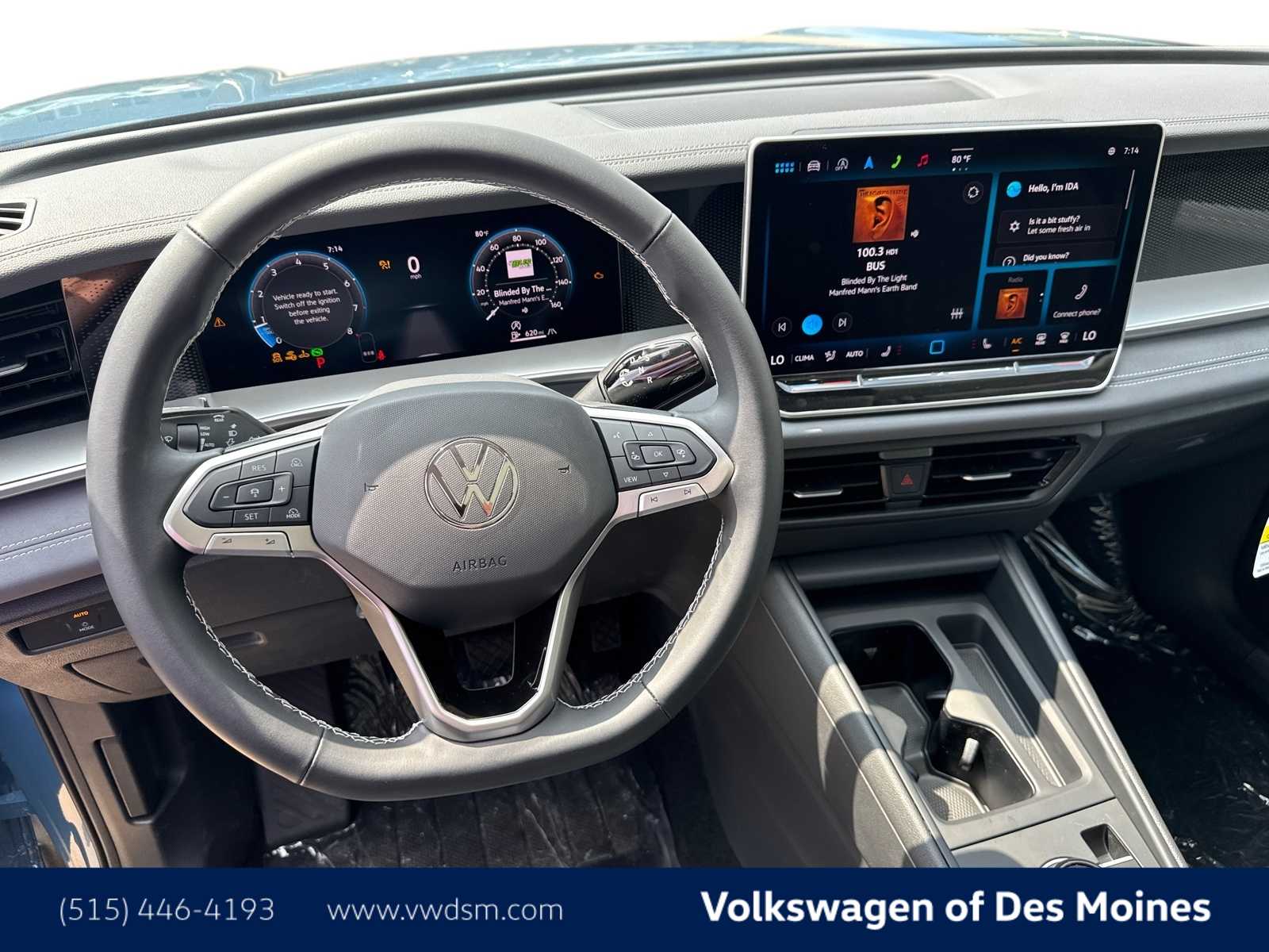 2025 Volkswagen Tiguan SE photo 2