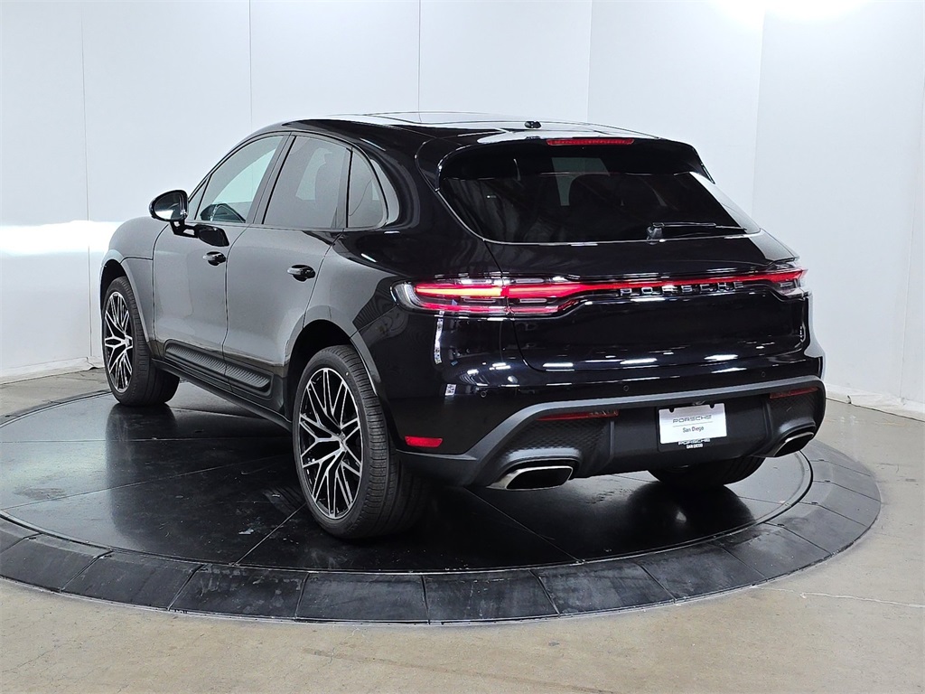 2026 Porsche Macan T photo 9