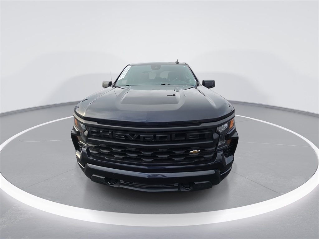 2022 Chevrolet Silverado 1500 Custom photo 2