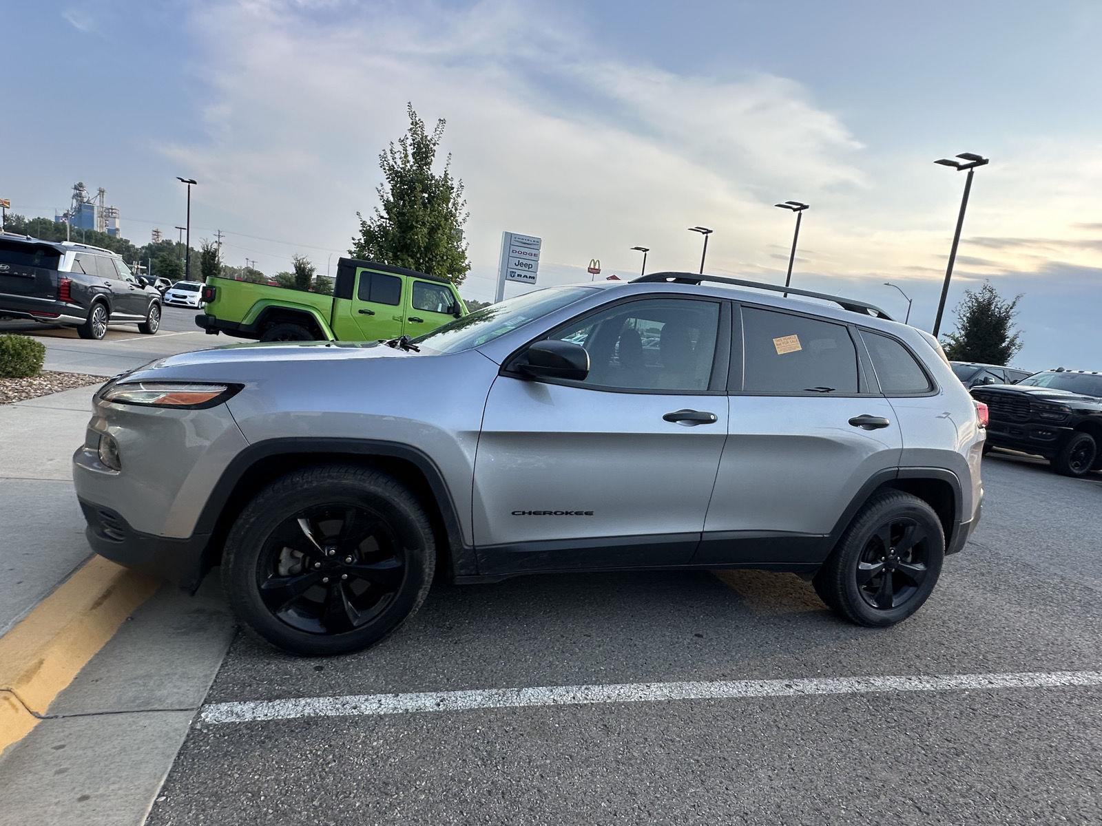 Used 2017 Jeep Cherokee Sport Altitude with VIN 1C4PJMAS3HW608977 for sale in Kansas City