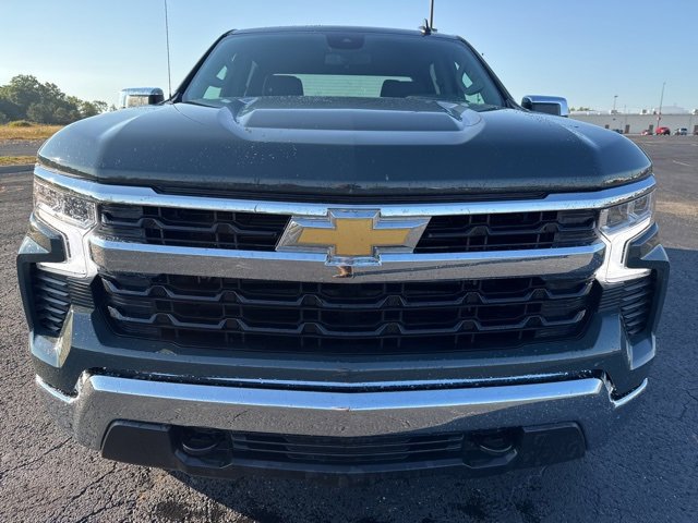 2025 Chevrolet Silverado 1500 LT photo 2