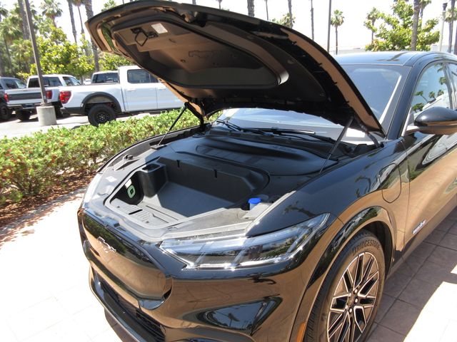 2025 Ford Mustang Mach-E Premium photo 24