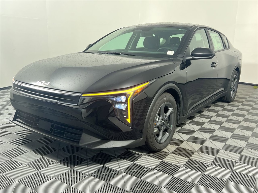 2025 Kia K4 LXS photo 6