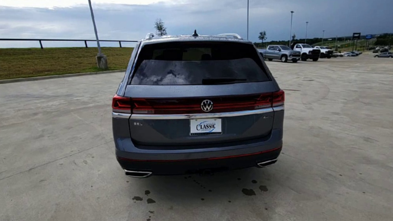 2024 Volkswagen Atlas SEL photo 35