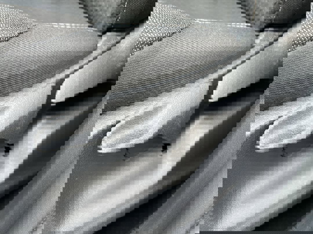 2021 Toyota C-HR LE photo 14